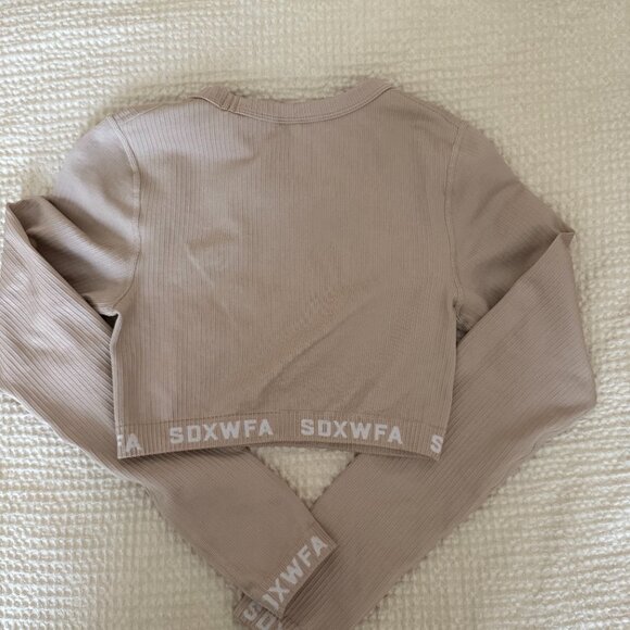 Sarah’s Day White Fox Boutique Coffee Date Seamless Leggings/Crop Top in Sand S - Picture 10 of 10